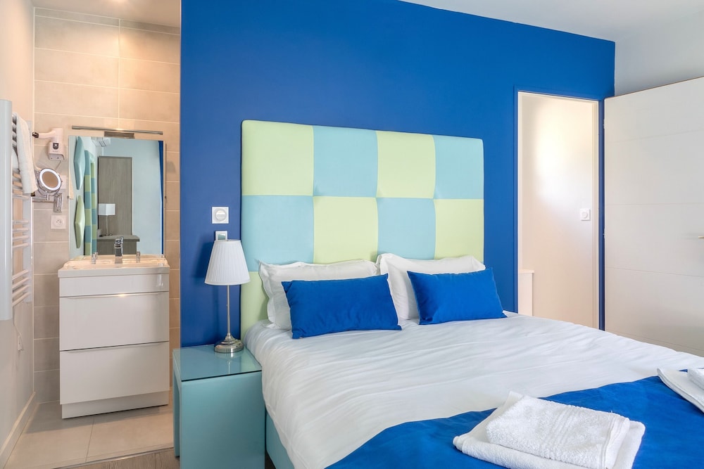 Domaine des Pierres Dorees 23/50