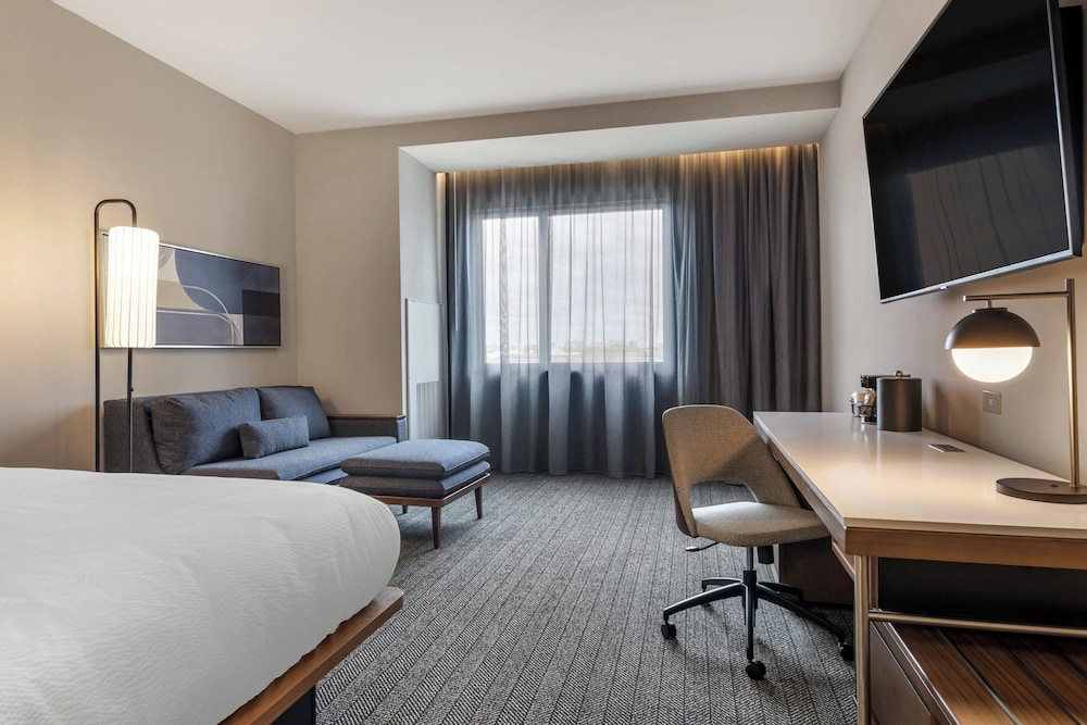 ROOM, KING BED, BALCONY, ACCESSIBLE