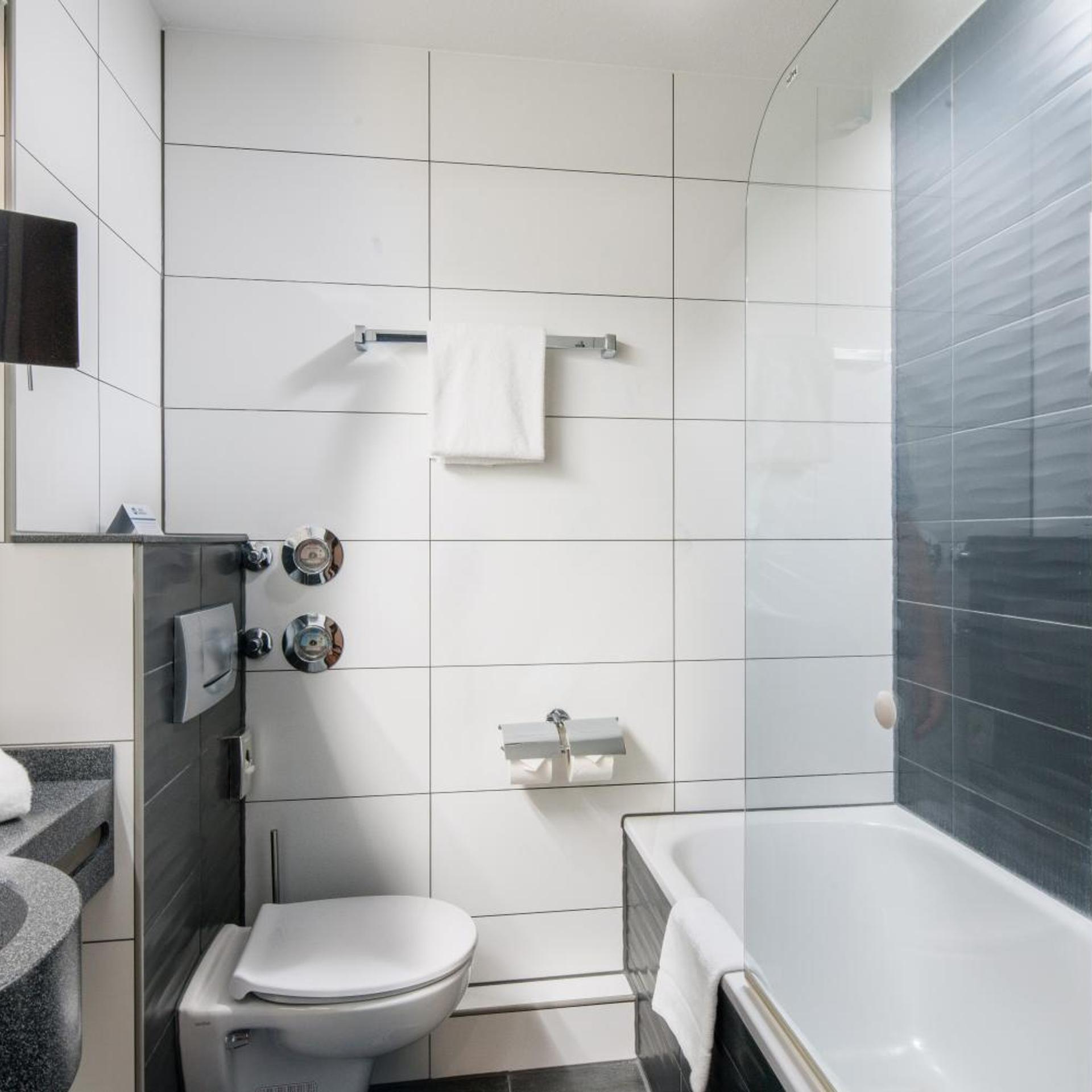 Suite, Balcony