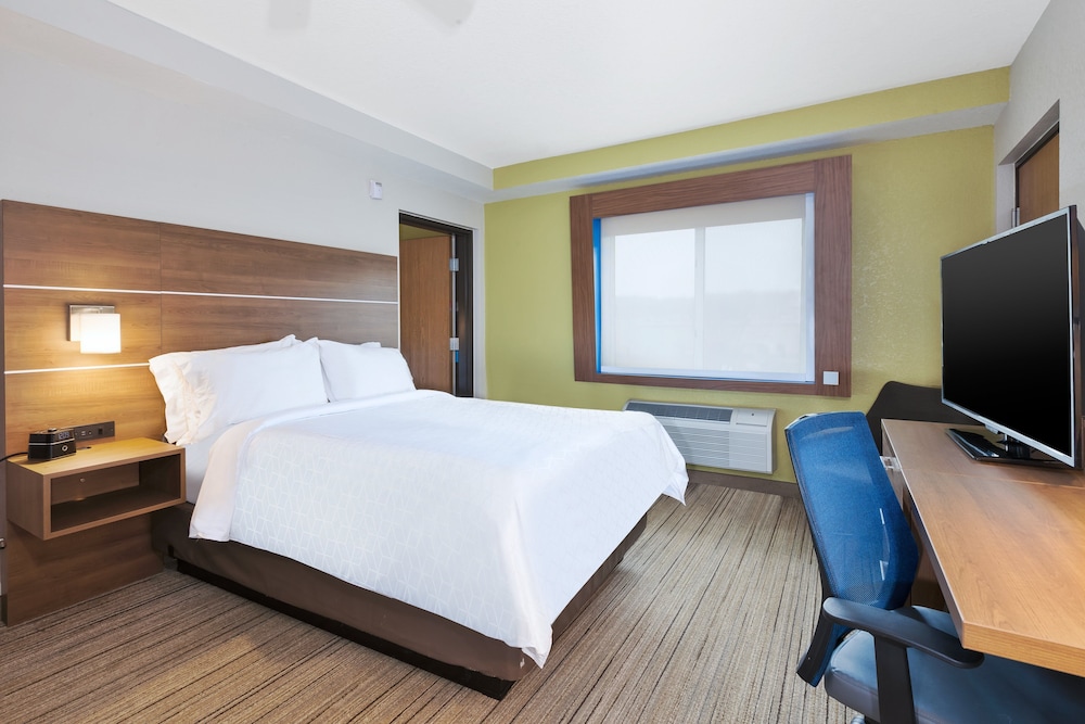 Holiday Inn Express Hotel And Suites Petoskey 14/61