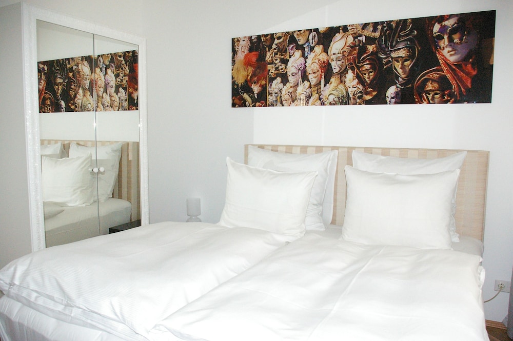 The Suite Hotel 13/59
