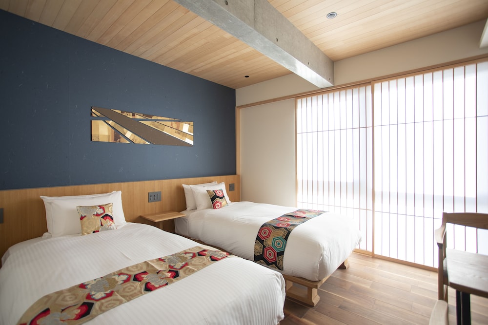 Room, Twin Beds
