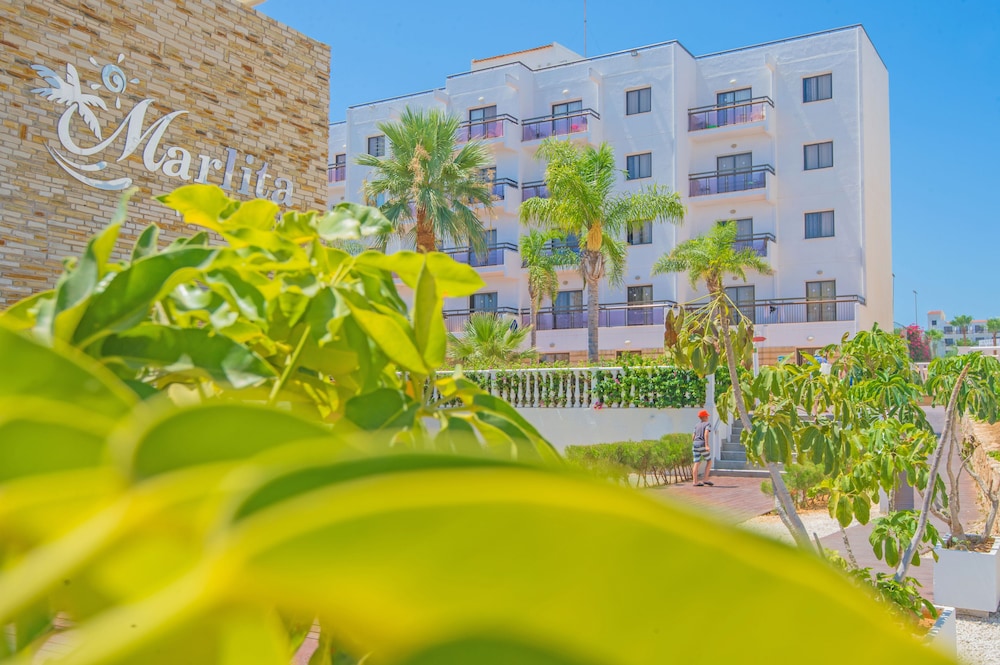 Marlita Beach Hotel Apartments 45/50