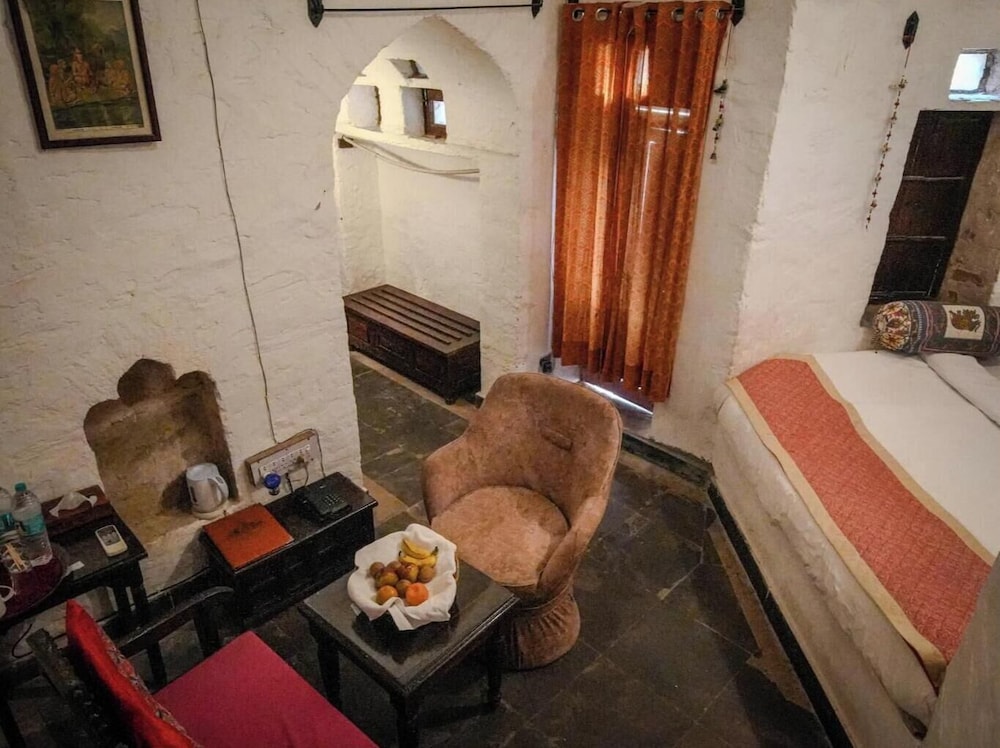 Fort Dadhikar, Alwar 31/50