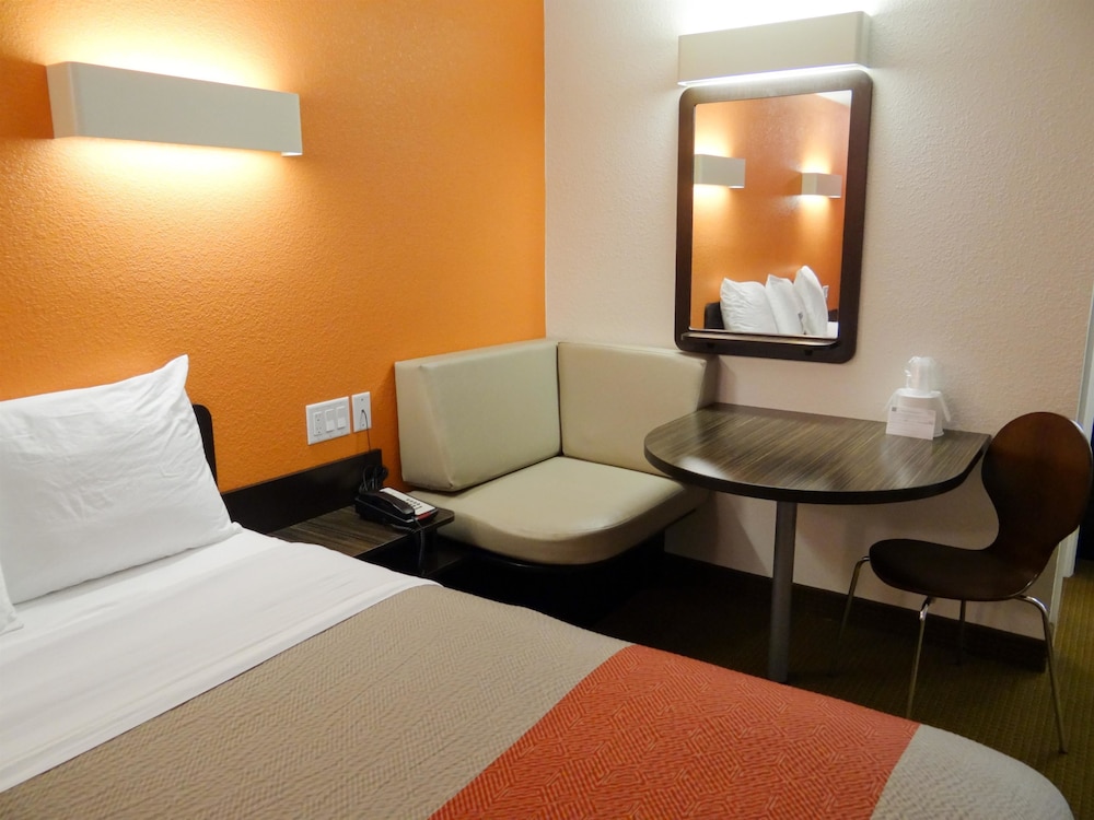 Motel6 Erie, PA 22/31