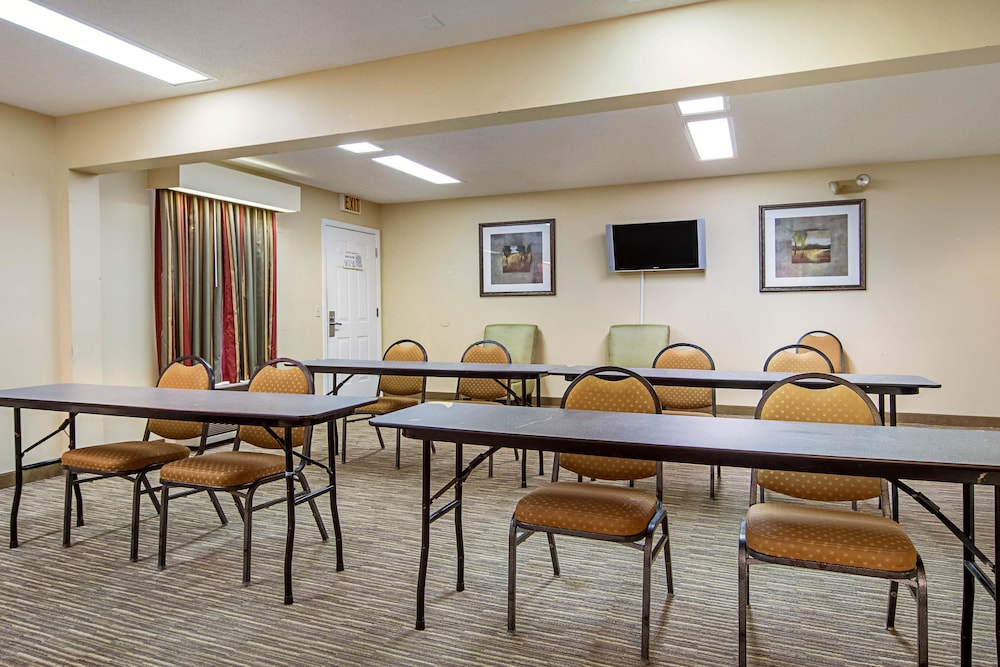 Quality Inn Thomaston 34/37