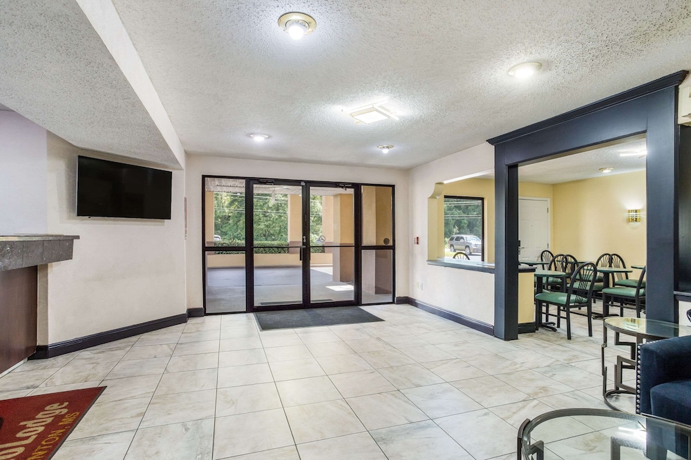 Econo Lodge Clinton - Jackson West, MS 22/25