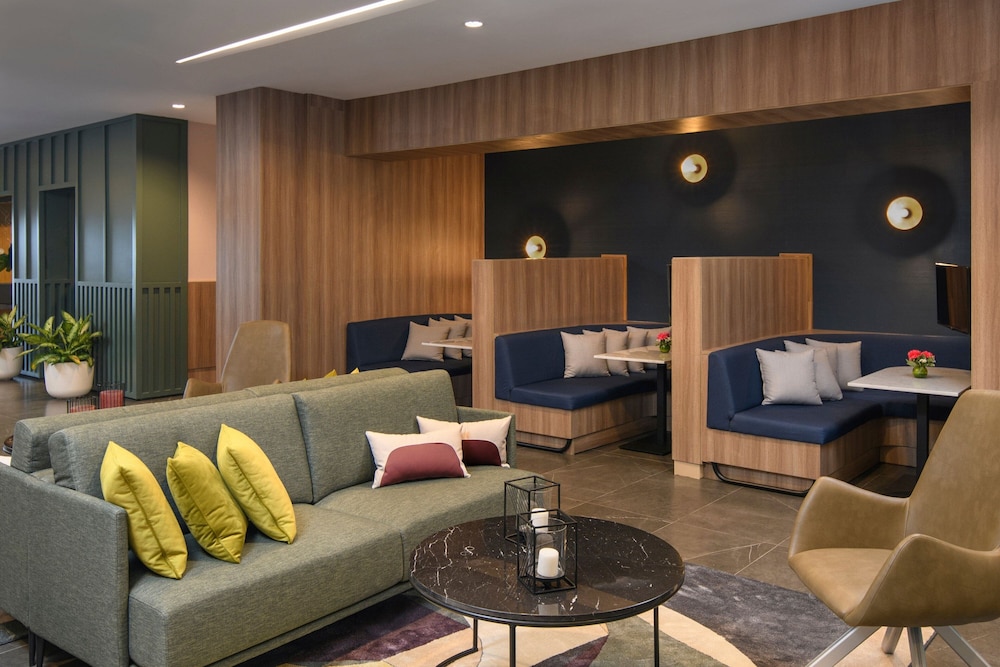 Courtyard Santo Domingo 9/33