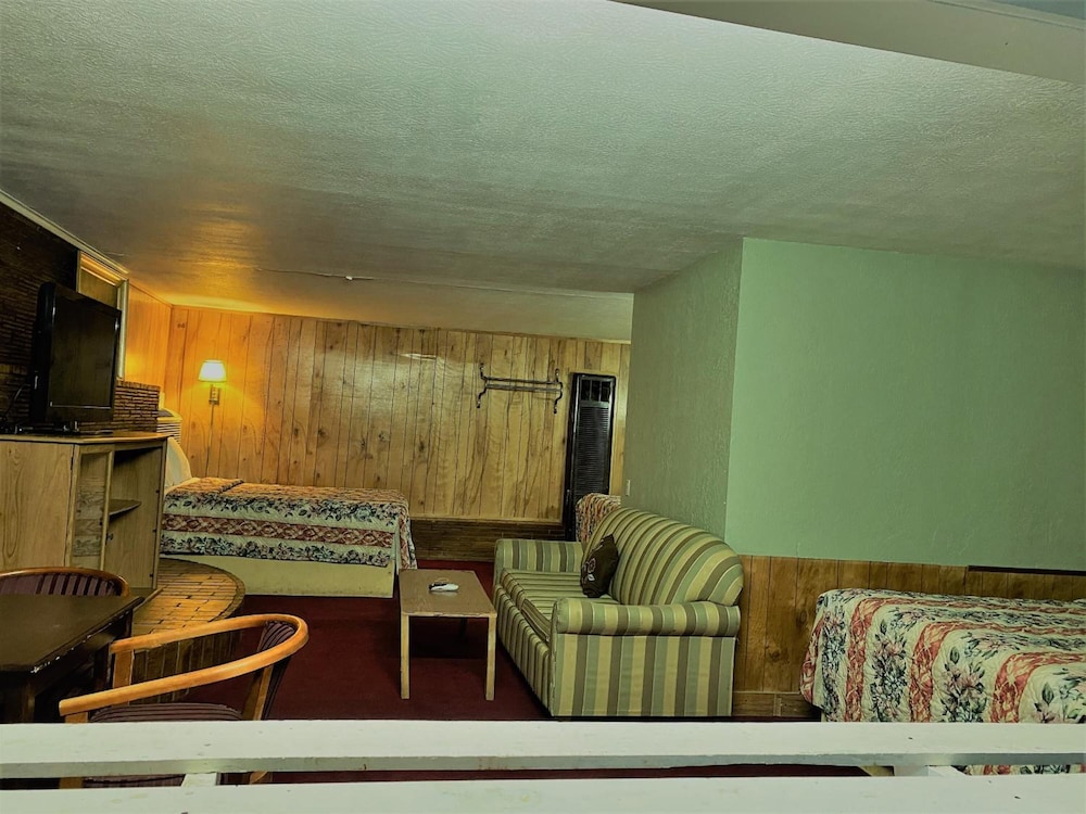Madill Inn 16/32