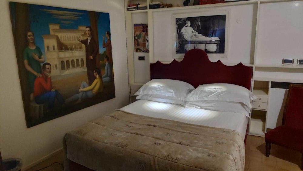 The Inn At The Roman Forum 80/126