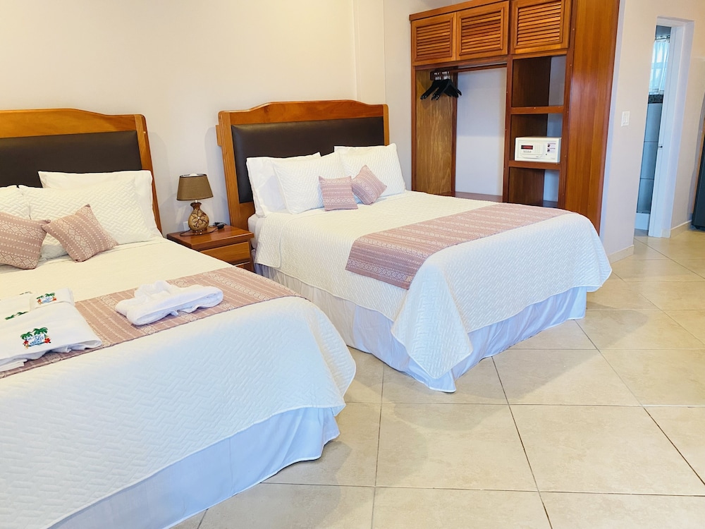 La Isla Resort 30/68