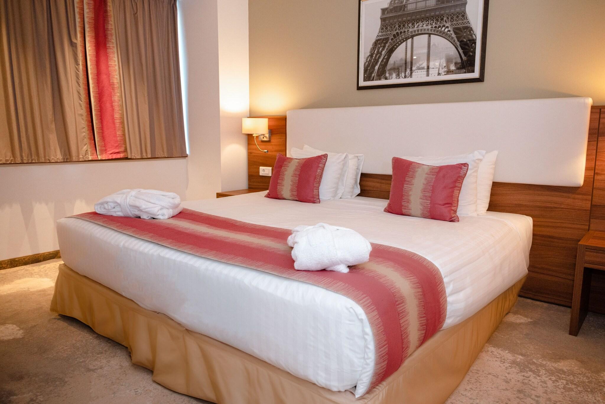 Business, Twin Beds