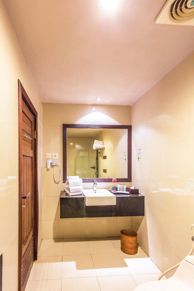Orchardz Jayakarta Hotel 29/73