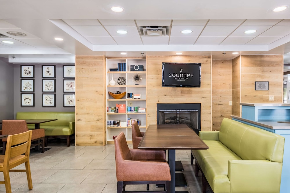 Country Inn and Suites By Radisson Cookeville TN 33/48