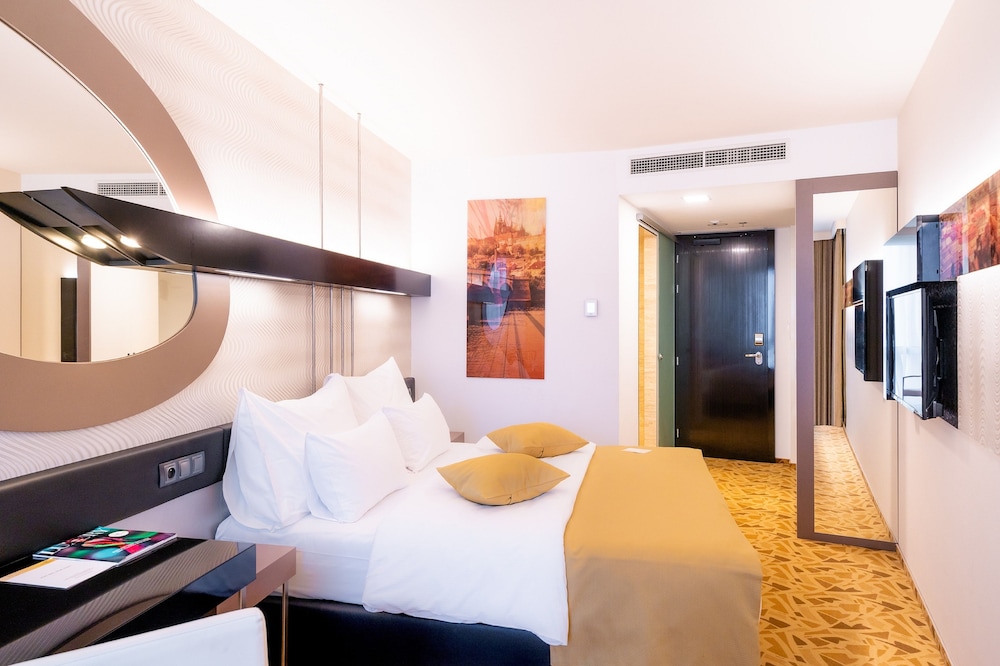 CLASSIC, DOUBLE OR TWIN BED