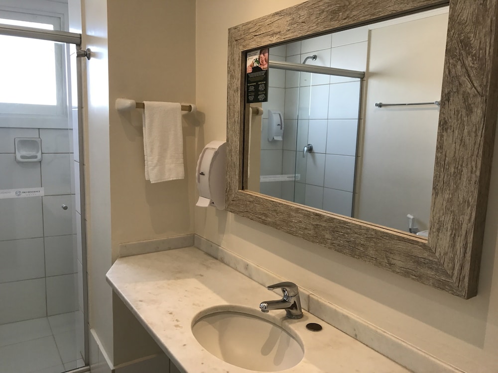 Eko Residence Hotel 64/69