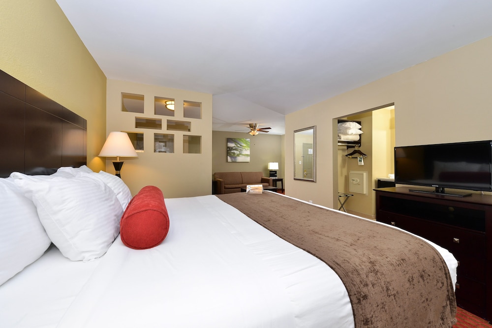 Quality Suites Nashville Airport 18/50