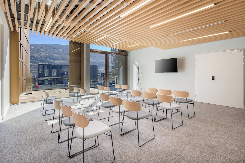 Holiday Inn Express and Suites Sion By IHG 41/50