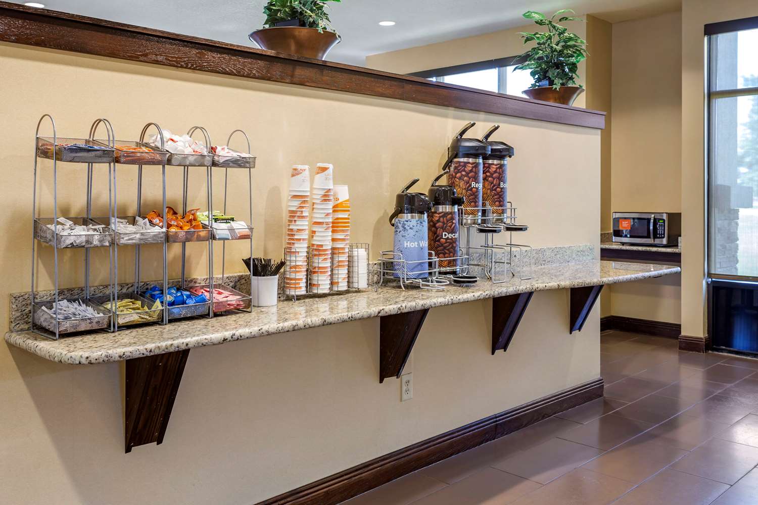Comfort Suites Jonesboro University Area 10/32