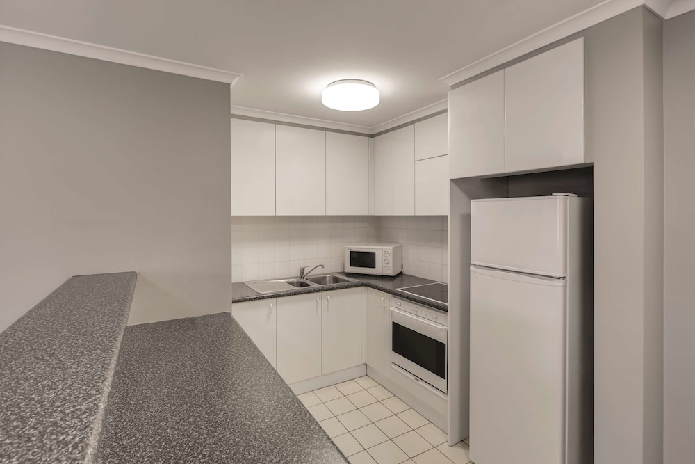 Adina Serviced Apartments Canberra James Court 16/45