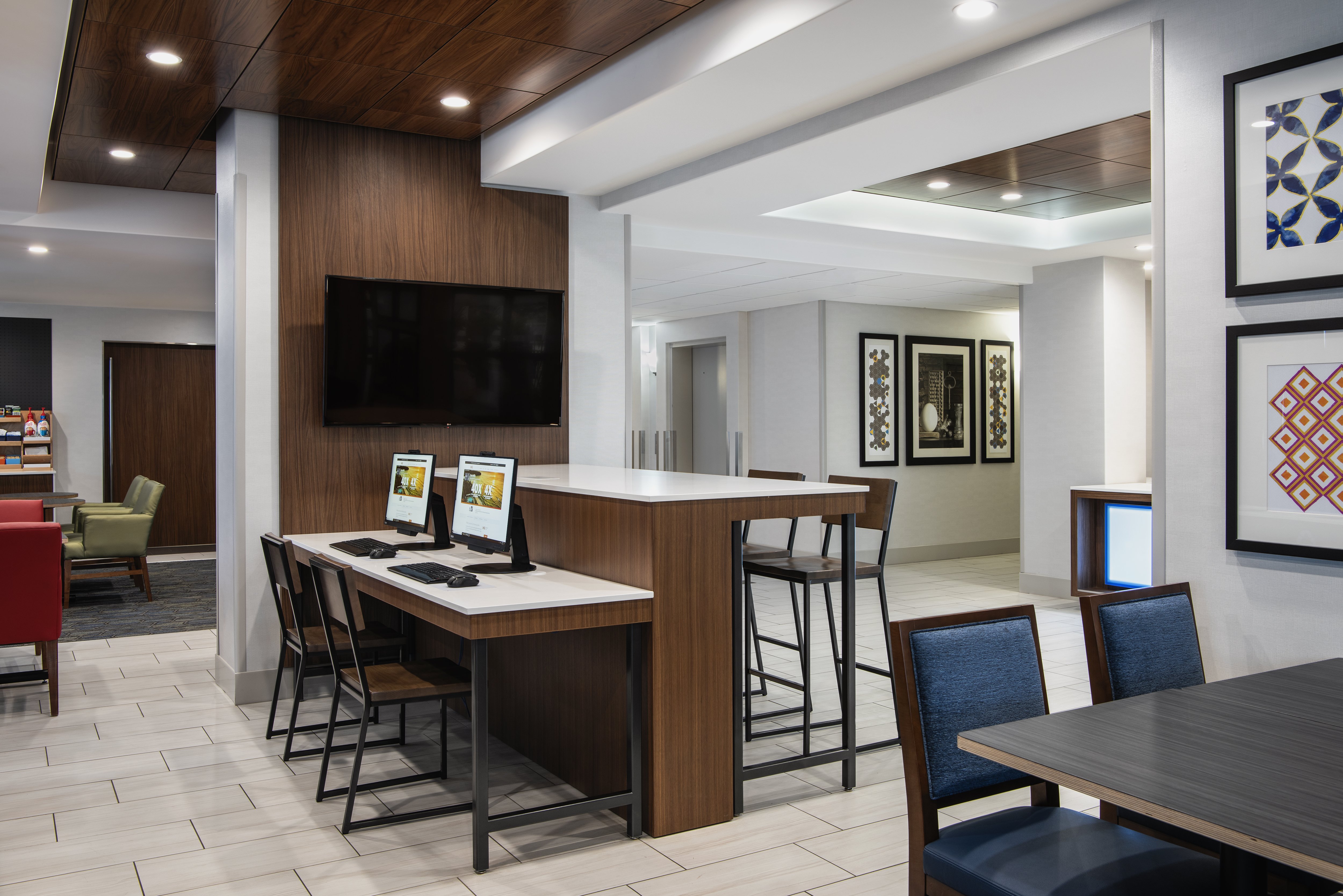 Holiday Inn Express Hotel Suites Saskatoon 37/51