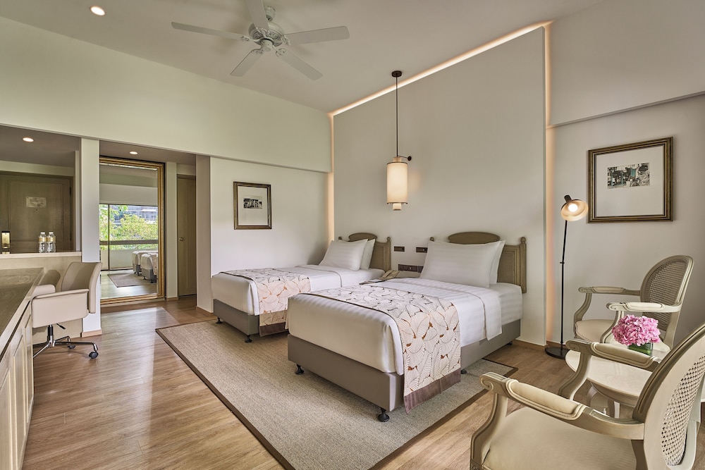 MAYFAIR, DELUXE