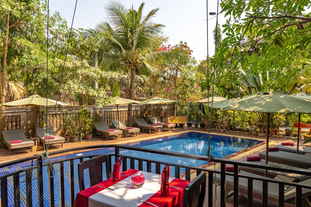 Reveal Courtyard in Reveal Angkor 50/60