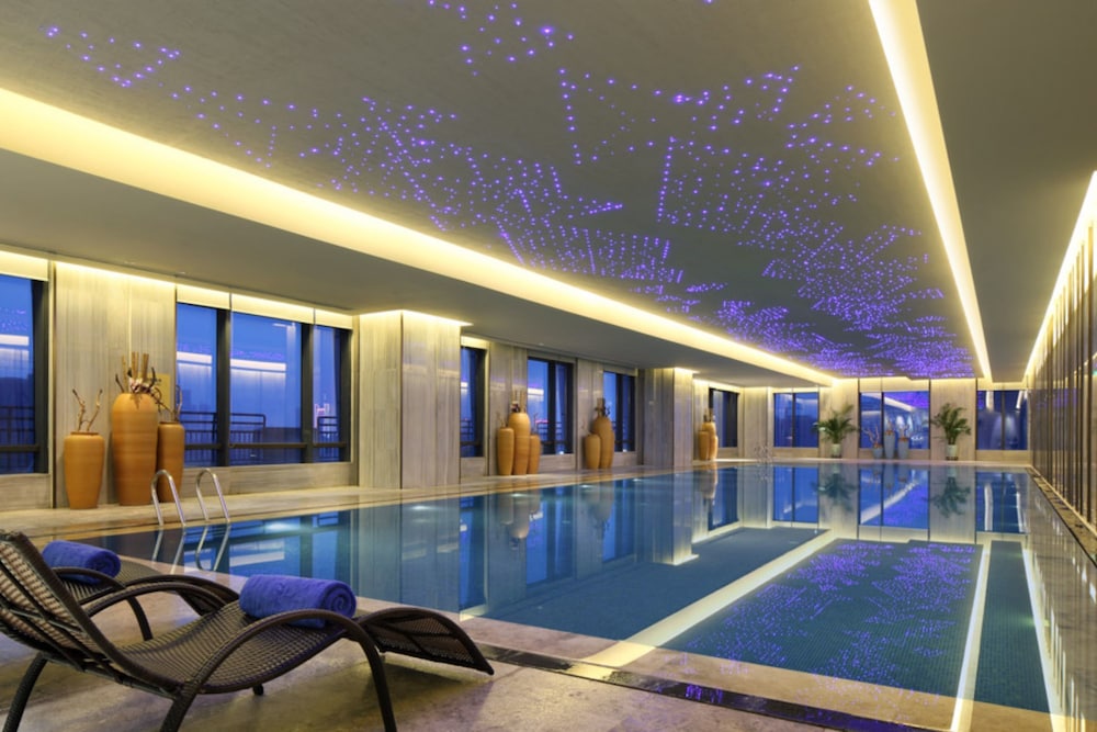 Fuyang Wanda Realm Hotel 10/18