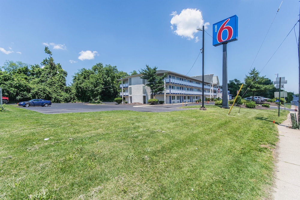 Rodeway Inn Brooklawn, NJ 30/33
