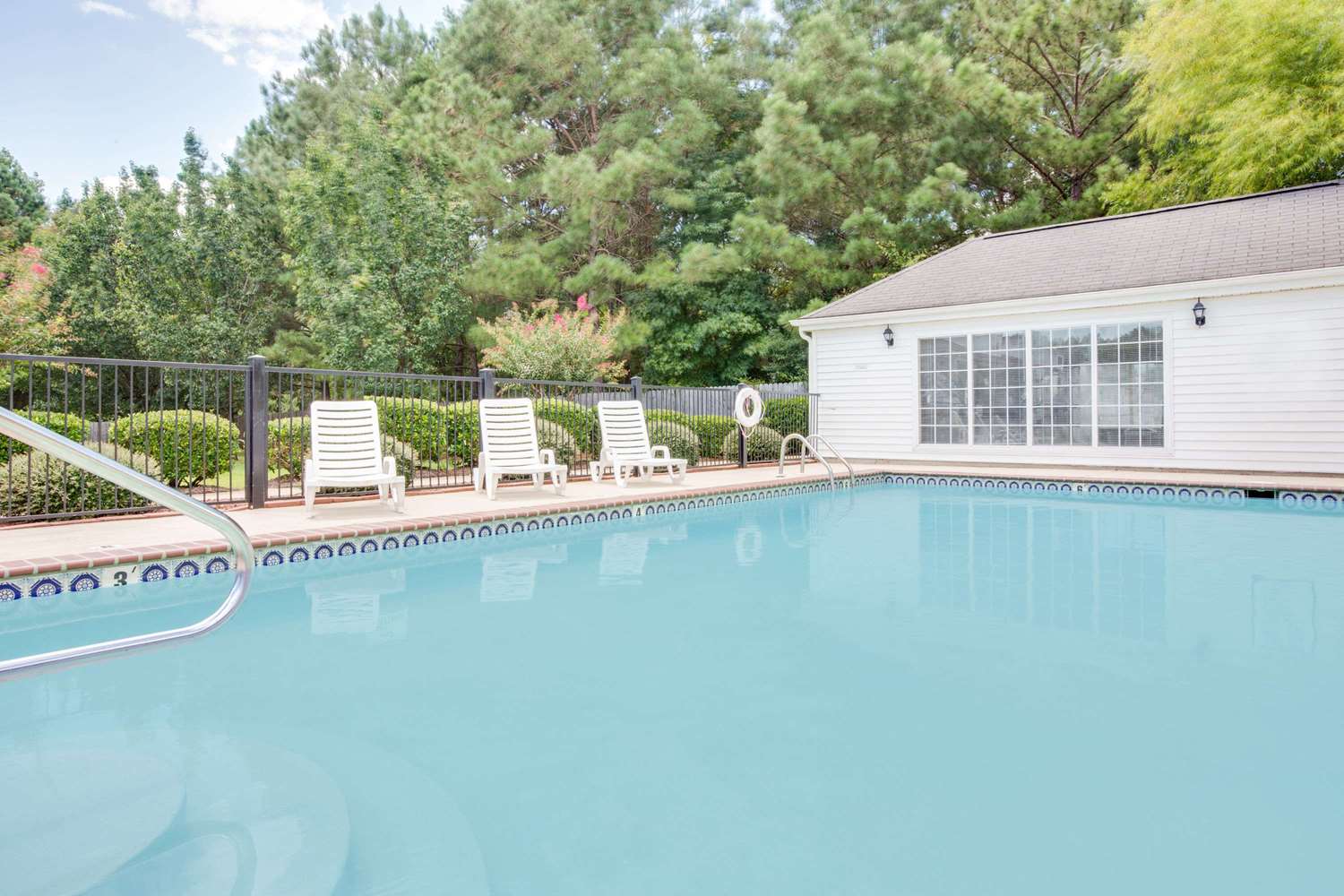 Baymont By Wyndham Ozark 20/23