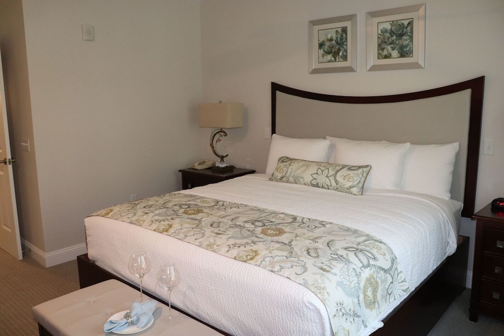 2 BEDROOMS, CONNECTING, SUPERIOR