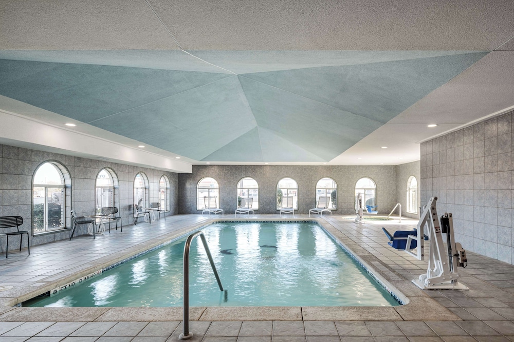 swimming pool spa