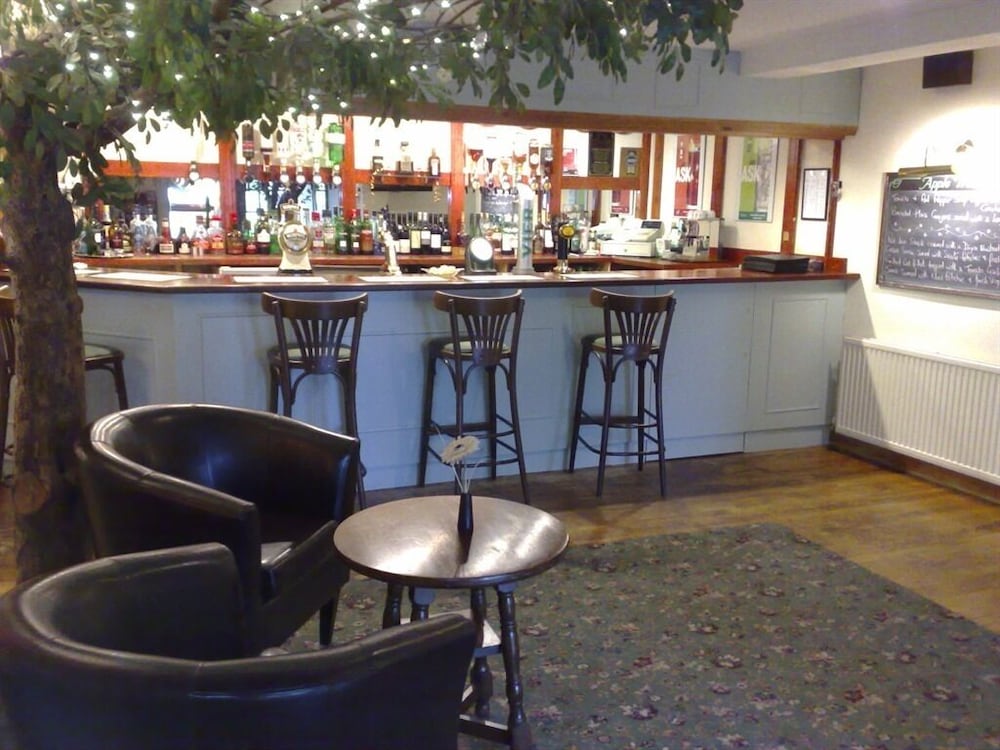 Apple Tree Hotel 18/30
