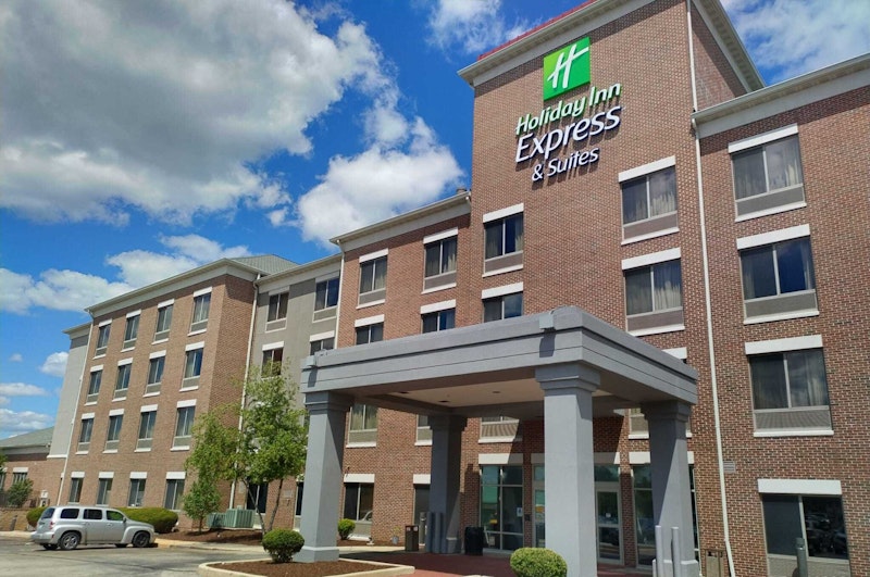 Holiday Inn Express And Suites Milwaukee Nw Park Place 2/79