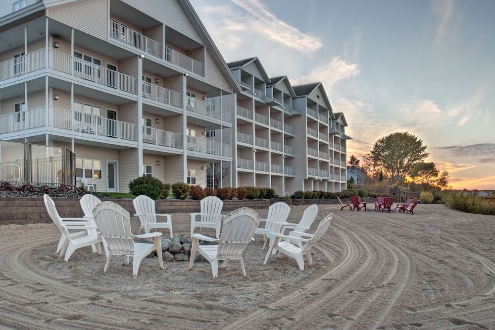 Cherry Tree Inn & Suites 32/51