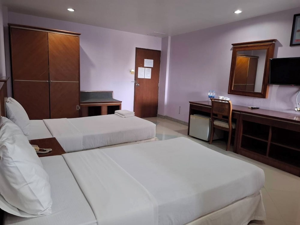 Standard, Twin Beds