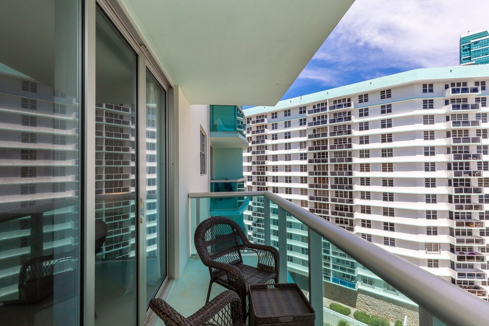 The Tides Ocean Luxury Suites 3/50