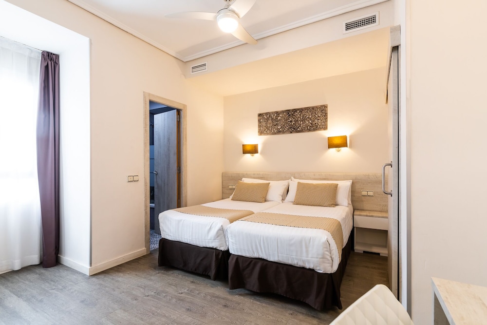 Sweet Hotel Continental 19/39
