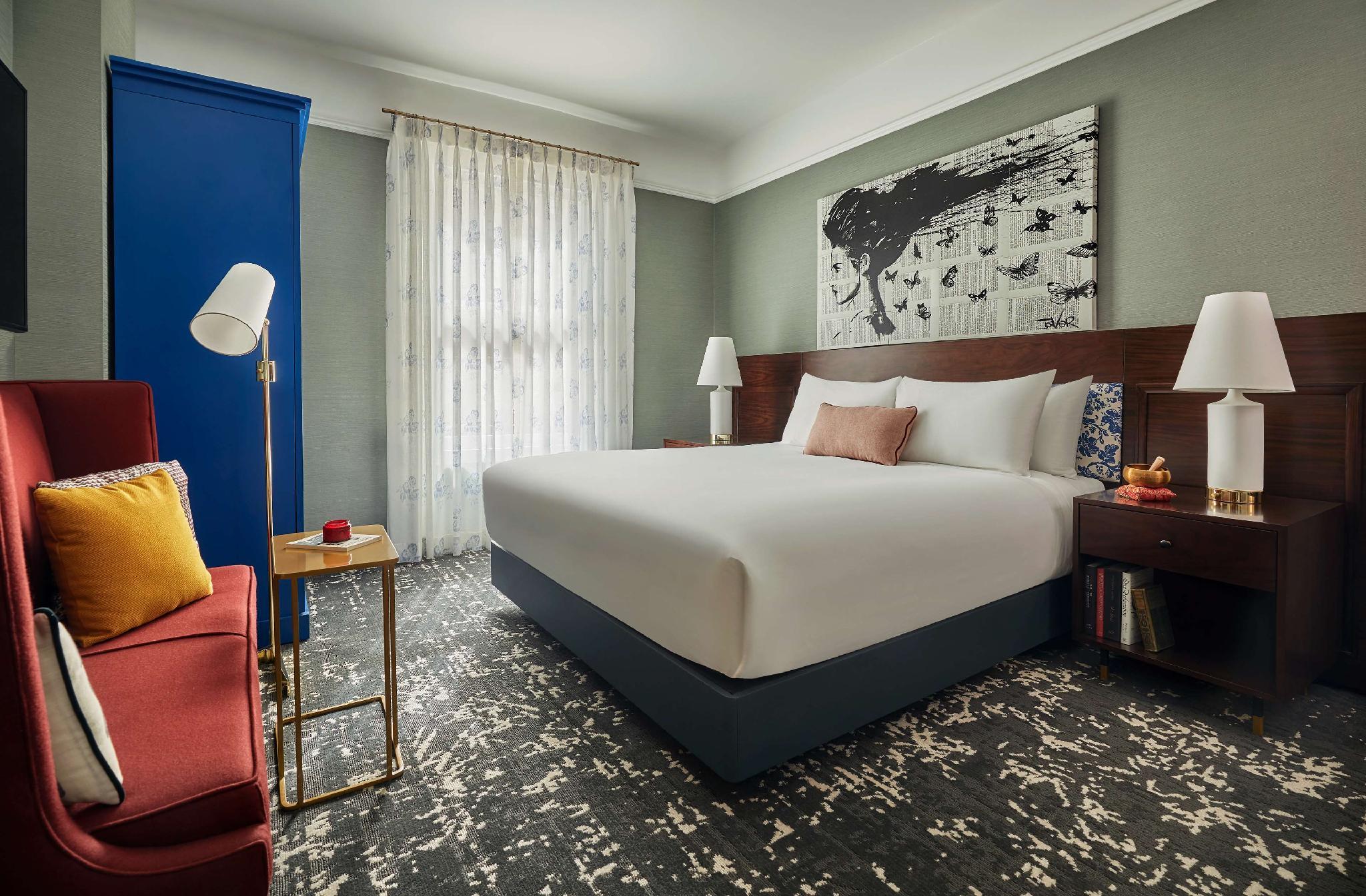Emblem, King Bed