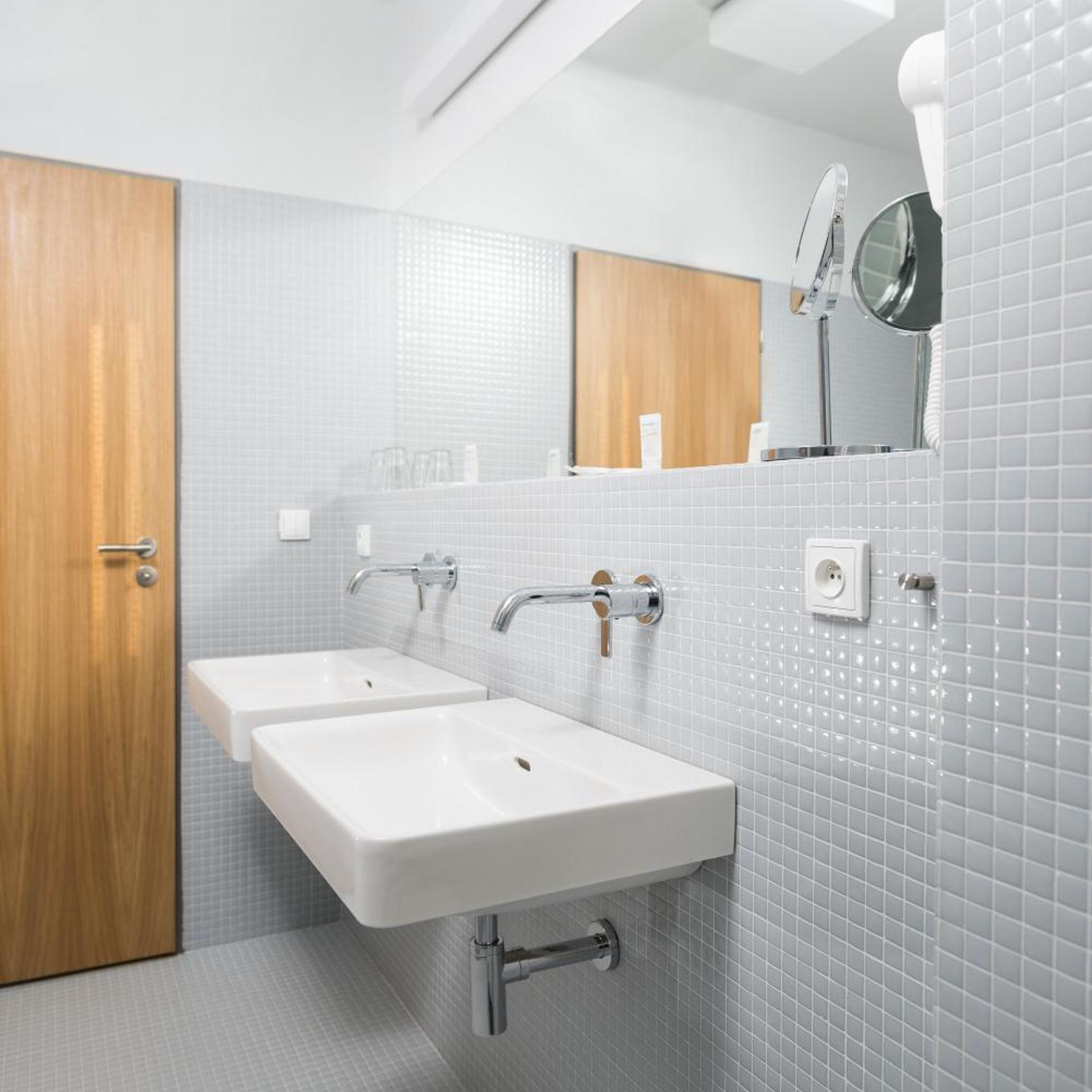 Hotel Atom Trebic 59/65