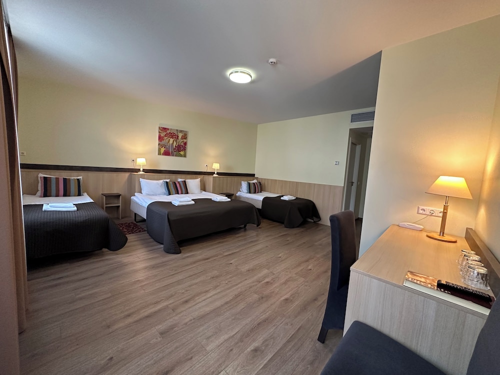 City Gate Hotel 11/49