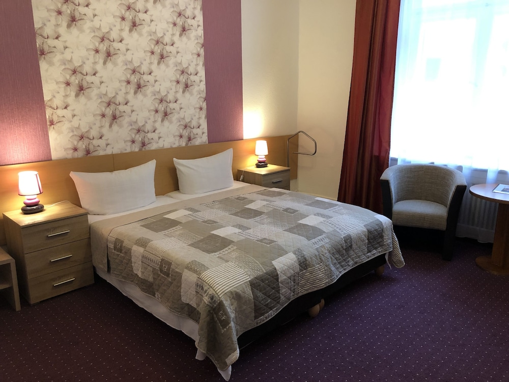Castell Hotel 6/49