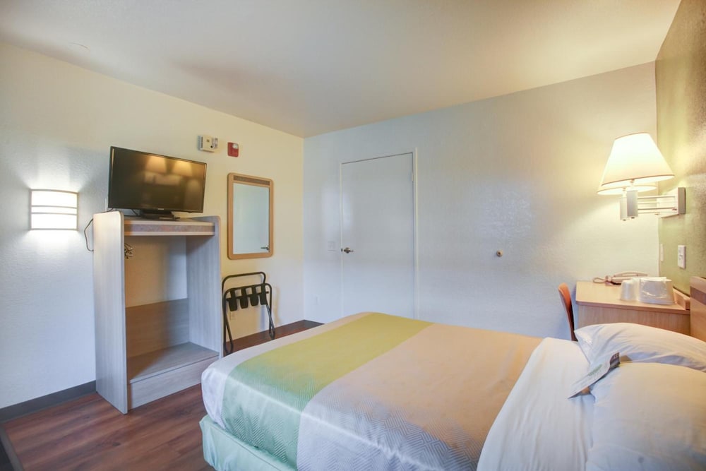 Motel6 Elkton, MD 23/55