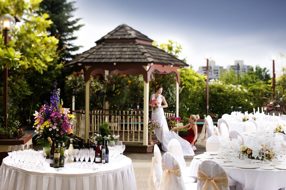 Executive Suites Hotel and Conference Centre Metro Vancouver in BURNABY - BC