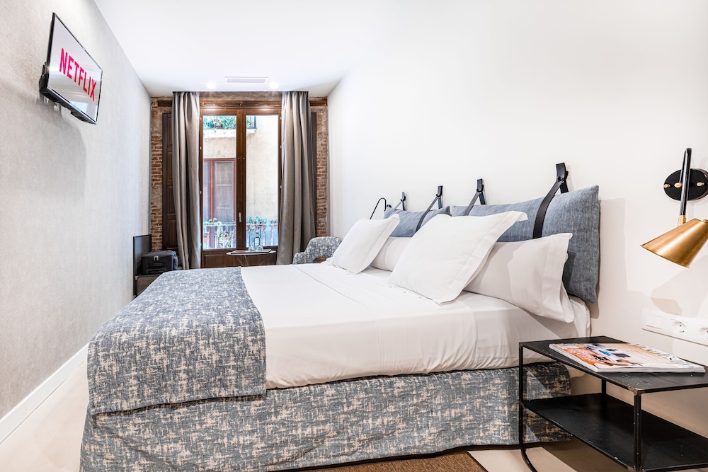 SUPERIOR, DOUBLE BED