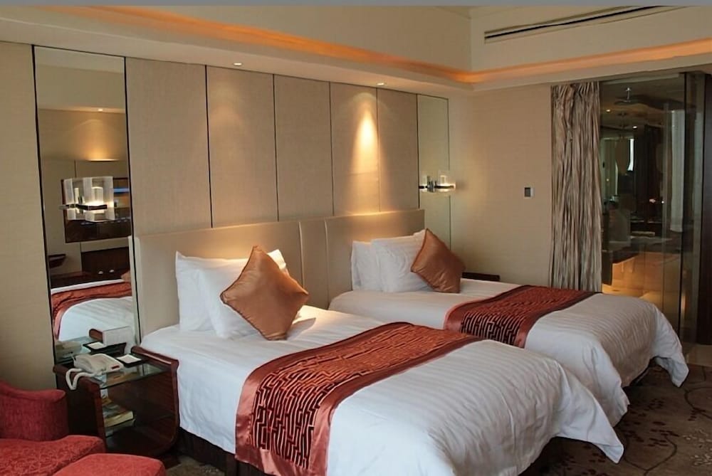 New Century Grand Hotel Tonglu Hangzhou China 6/21