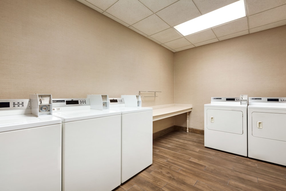 Hilton Garden Inn Roseville 23/50
