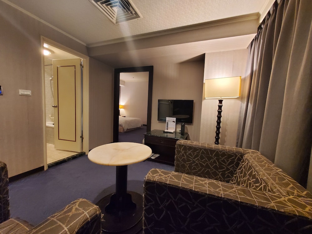 Well Garden Hotel 40/50