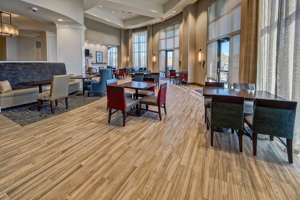 Hampton Inn Suites Franklin Berry Farms 38/44