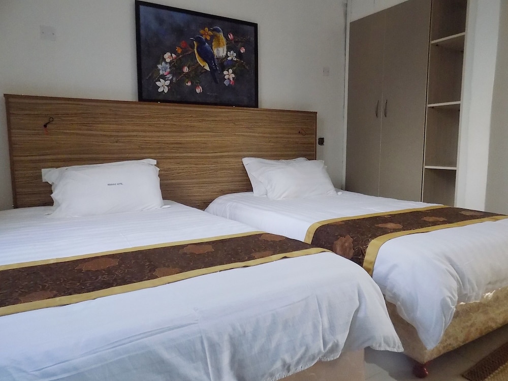 ROOM, TWIN BEDS